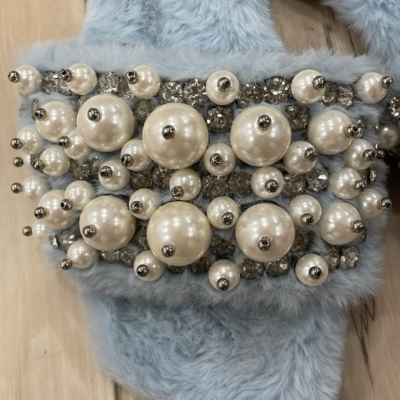 NWT JEFFERY CAMPBELL Facile Faux Fur Slides Baby Blue Pearl & Rhinestone Size 10 - Picture 2 of 10